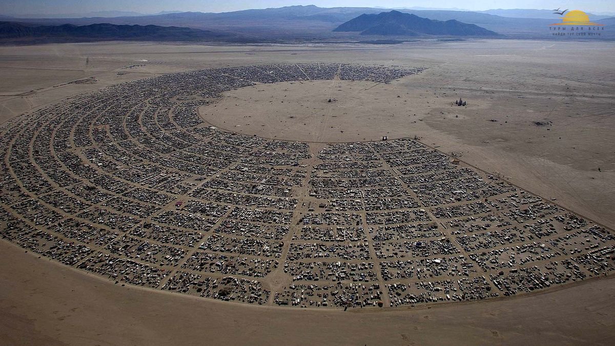В пустыне Блэк-Рок, что в штате Невада, располагается тот самый «Burning man»