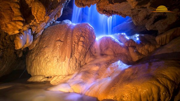 Красные пещеры Крыма